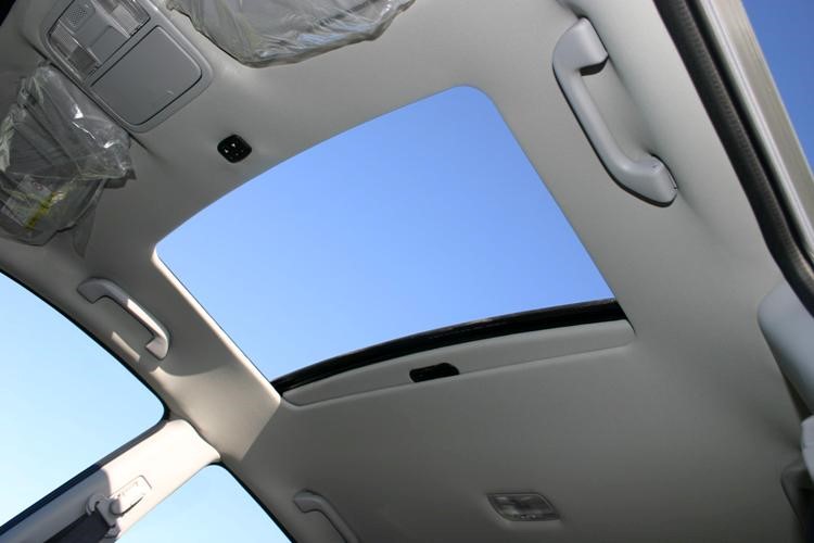 Honda CRV met open dak (sunroof) bij ACE Automotive