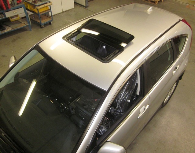 afbeelding 1: een ingebouwd schuifdak of vouwdak in een Honda CR-V 